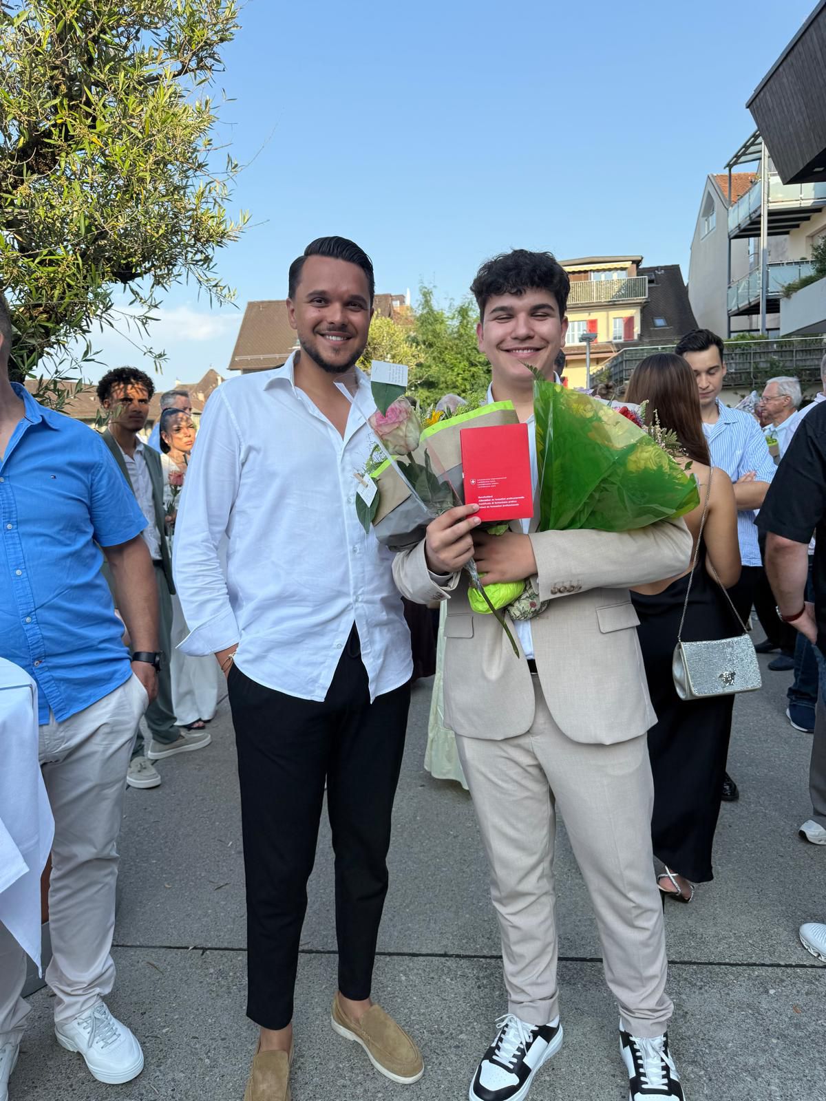 Erand Vinca EFZ Abschluss mit Endrit bei Finaro